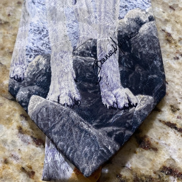 Vintage 1996 Endangered Species Arctic Wolf Silk Necktie Tie - Picture 8 of 11